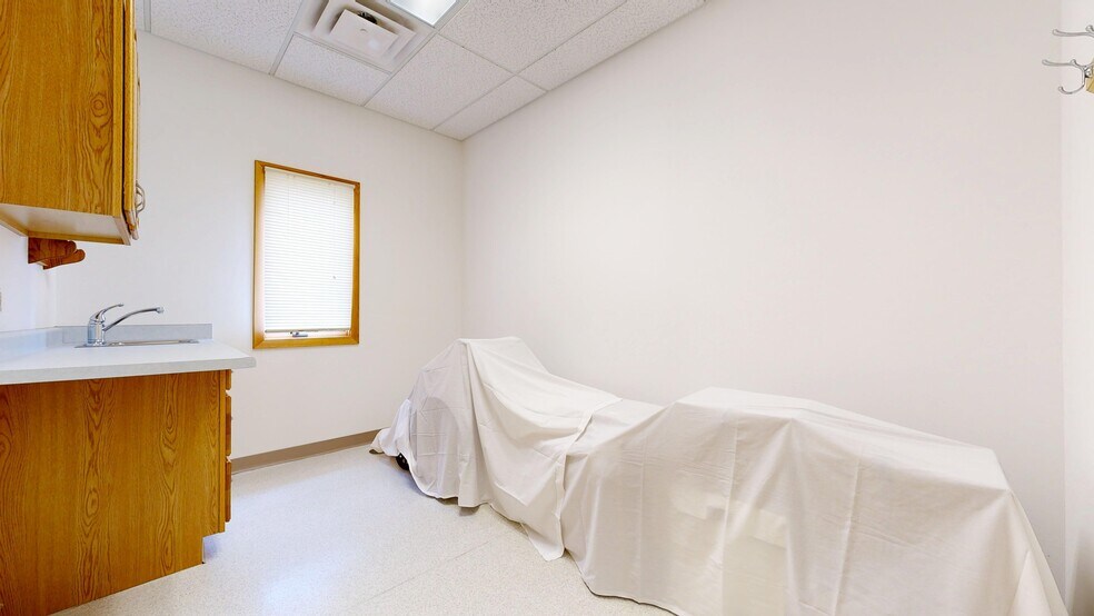 More Photos Of 458 Glessner Ave, Mansfield Medical For Sale