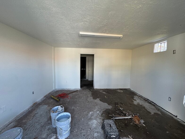 More Photos Of 6312 Foster St, Houston Warehouse For Sale