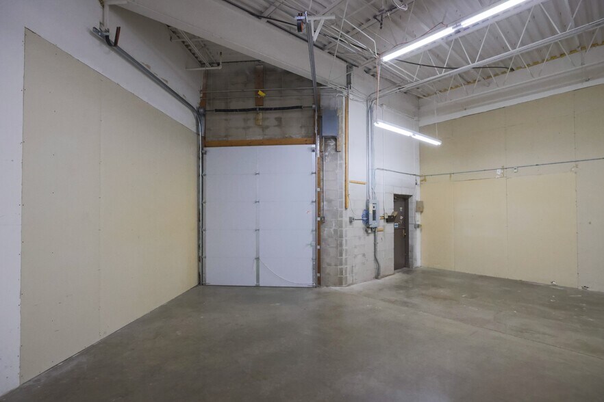 More Photos Of 10740 Lyndale Ave S, Bloomington Light Manufacturing For Sale
