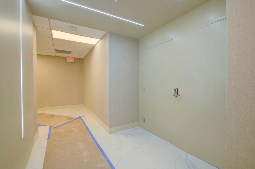 More Photos Of 25 SW 9th St, Miami Coworking Space