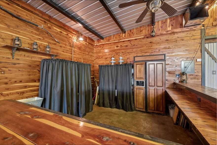 More Photos Of 29473 Lake Dr, Mcloud Specialty For Sale