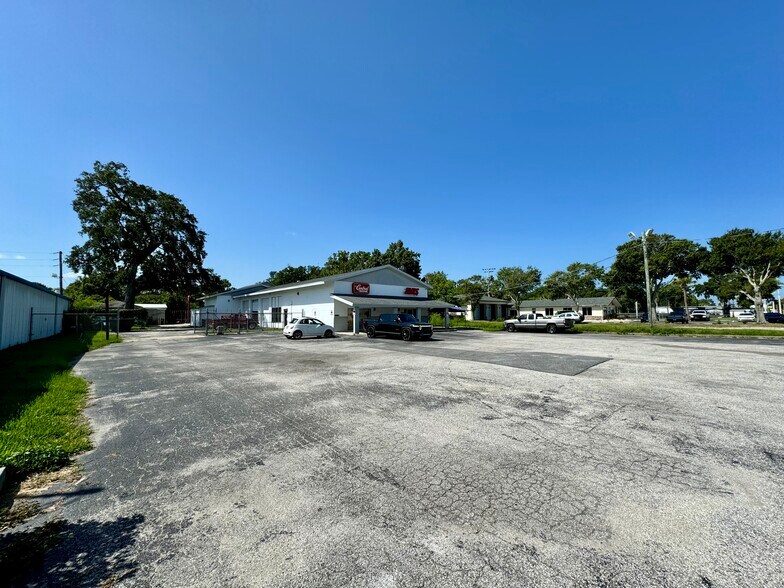 More Photos Of 517 Mason Ave, Daytona Beach Freestanding For Sale