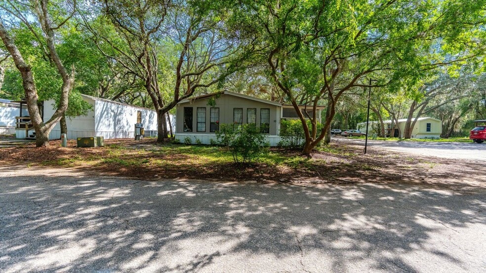 More Photos Of 14455 E Highway 25, Ocklawaha Manufactured Housing Mobile Home Park For Sale