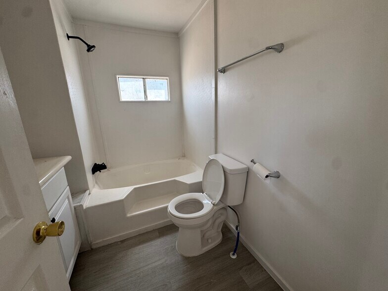 More Photos Of 1701 W Higgins Ln, Tucson Manufactured Housing Mobile Home Park For Sale