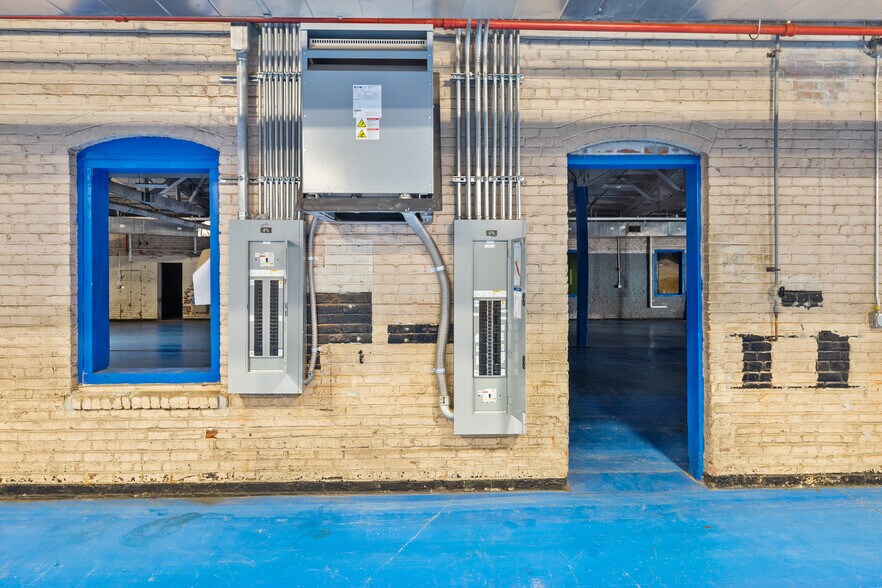 More Photos Of 122 E Laurel St, Mullins Industrial For Sale