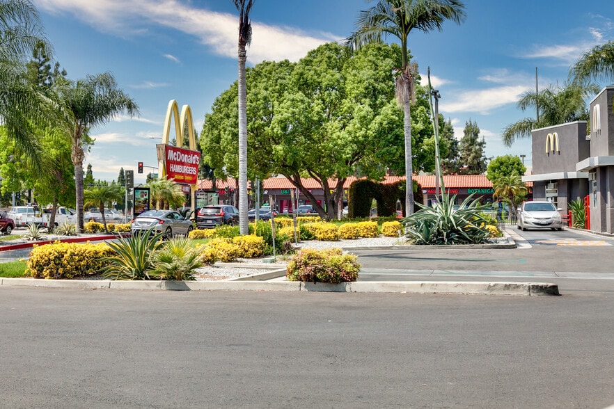 More Photos Of 14001-14005 Ramona Blvd, Baldwin Park Storefront For Lease