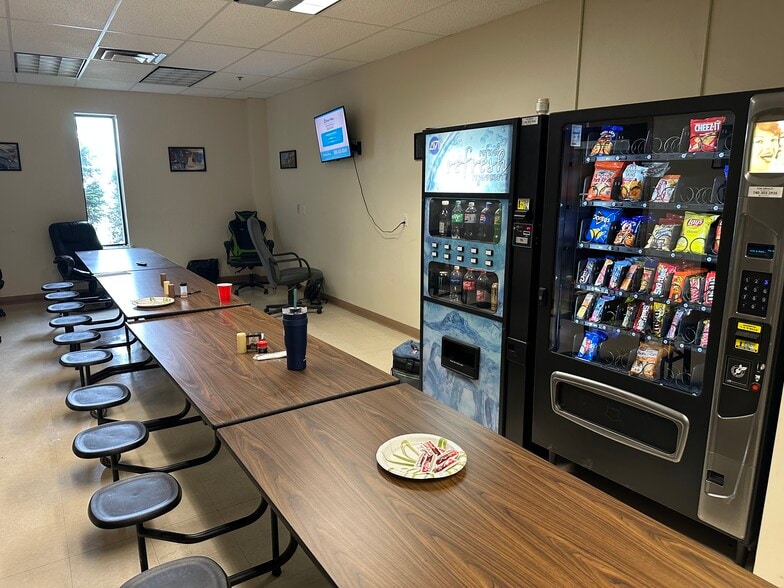 More Photos Of 112 Corporate Dr, Morgantown Warehouse For Sale