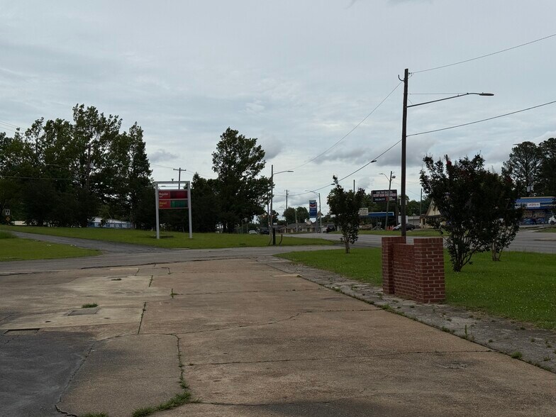 More Photos Of 1324 Bessemer Rd, Birmingham Convenience Store For Sale