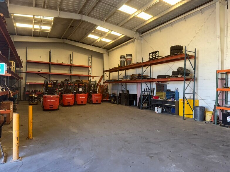 More Photos Of 1360-1366 Burton Ave, Salinas Warehouse For Sale