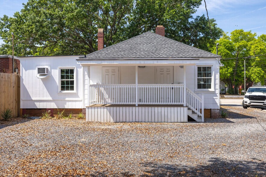 More Photos Of 3956 Rivers Ave, Charleston Office For Sale