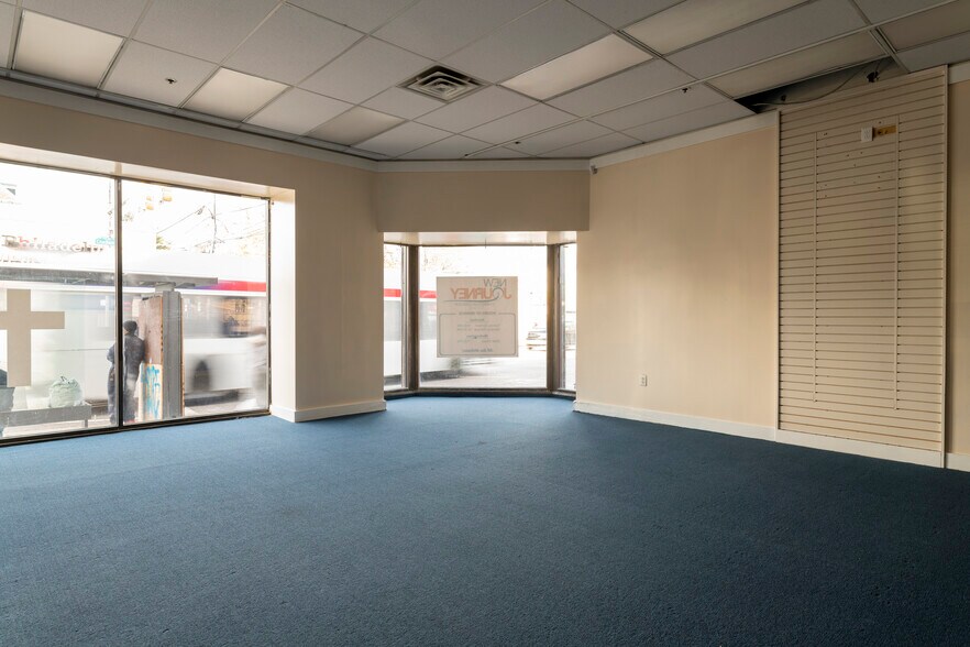 More Photos Of 100-126 W Chelten Ave, Philadelphia Schools For Lease