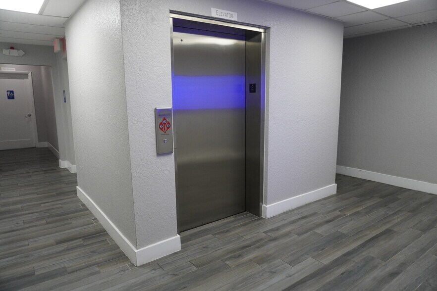 More Photos Of 2520-2650 N University Dr, Sunrise Unknown For Lease