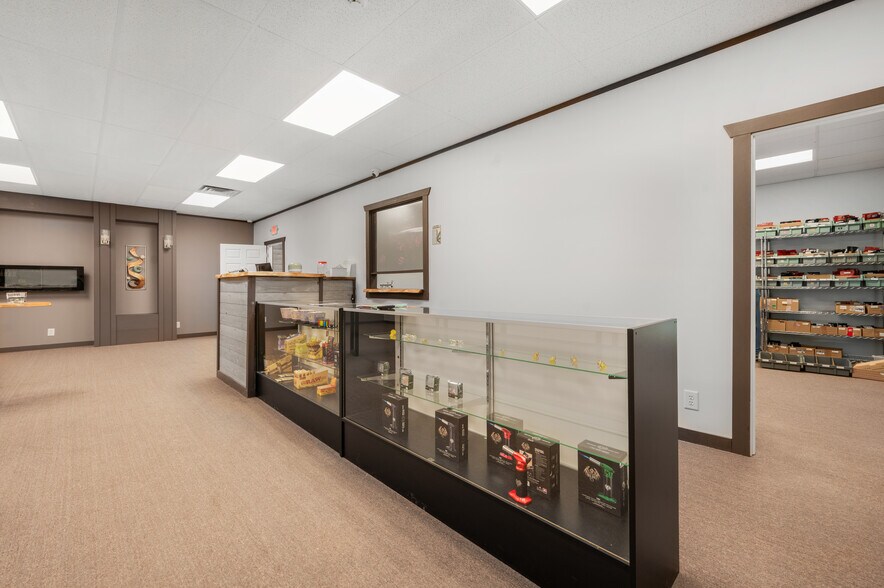 More Photos Of 805 Maple St, Big Rapids Storefront Retail Office For Sale