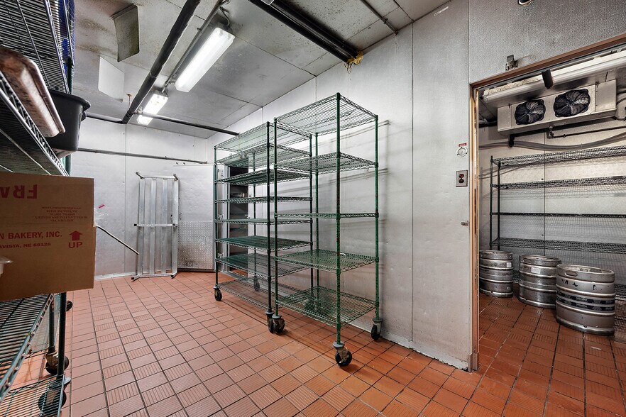 More Photos Of 12849 Ocean Gtwy, Ocean City Restaurant For Sale