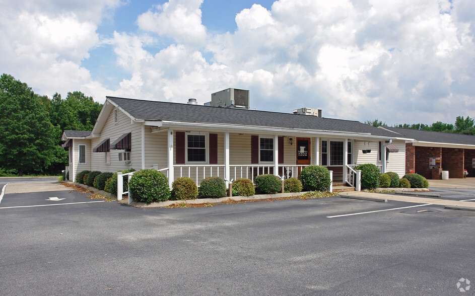 Primary Photo Of 1013 S Main St, Landis Restaurant For Sale