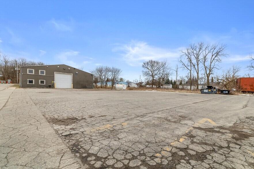 More Photos Of 9625 Hallock Dr, Sturtevant Warehouse For Lease