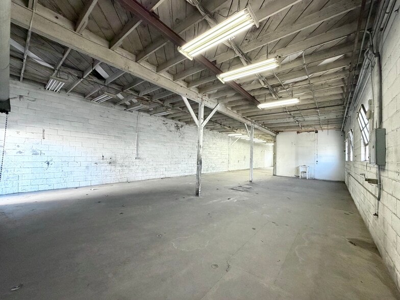 More Photos Of 4401 Firestone Blvd, South Gate Flex For Lease