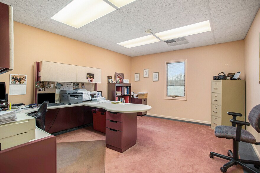 More Photos Of 1500 Kdf Dr, Three Rivers Office For Lease