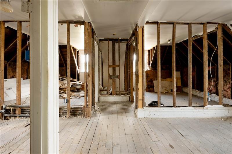 More Photos Of 626 5th Ave, Coraopolis Office Residential For Sale