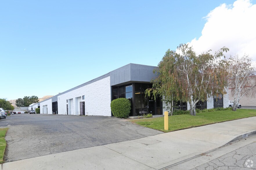 Primary Photo Of 9555 Owensmouth Ave, Chatsworth Warehouse For Lease