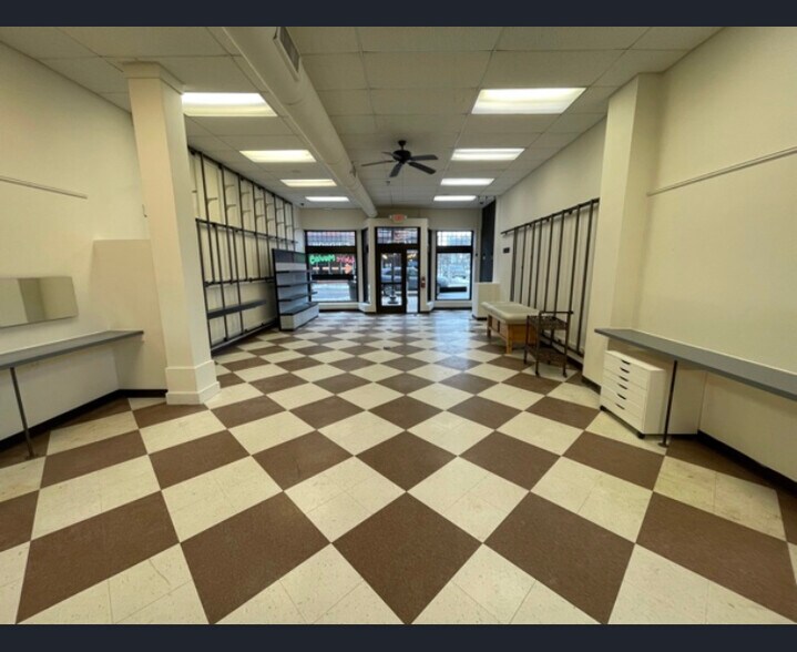 More Photos Of 821-823 Mainstreet, Hopkins Storefront Retail Office For Lease