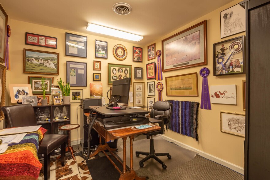 More Photos Of 4101 E 3rd St, Bloomington Office For Lease