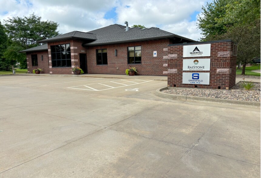 More Photos Of 609 E Tan Tara Cir, Sioux Falls Office For Lease