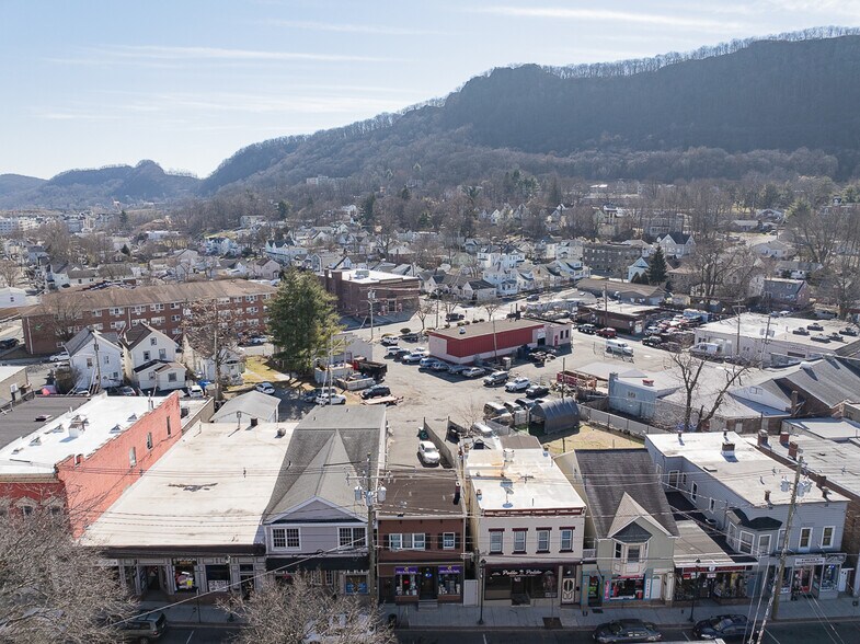 More Photos Of 7 New Main St, Haverstraw Storefront Retail Residential For Sale