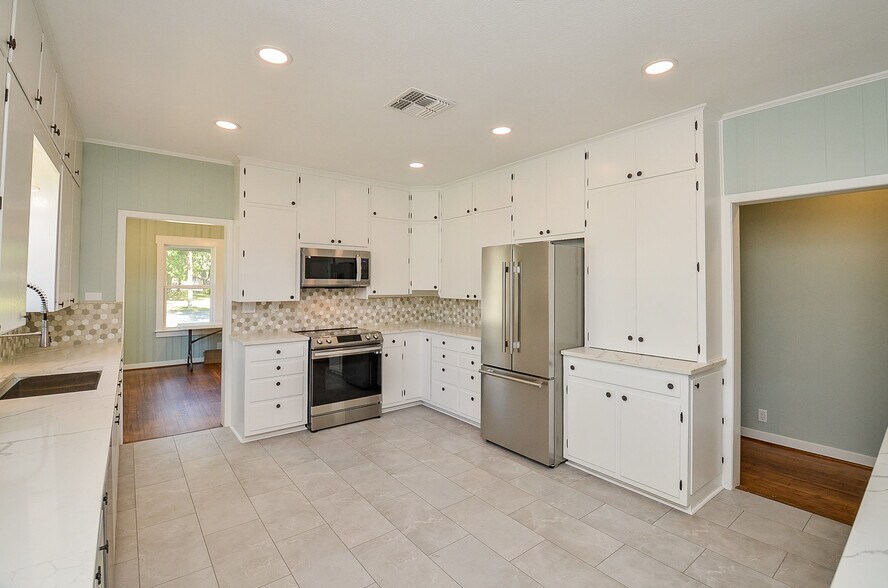 More Photos Of 803 Austin St, Richmond Office Residential For Lease