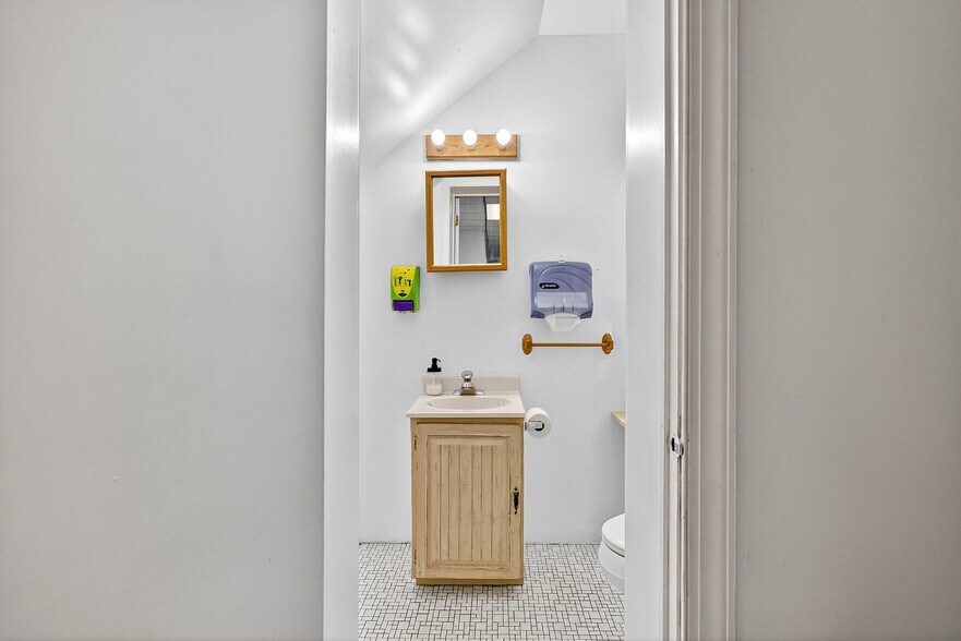 More Photos Of 1507 Meetinghouse Rd, Boothwyn General Retail For Lease