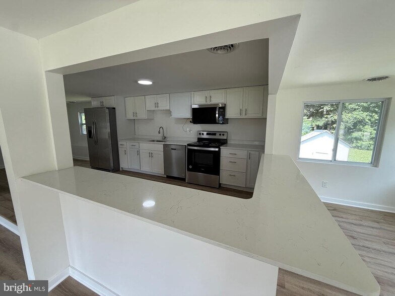 More Photos Of 14679 Coastal Hwy, Milton Office For Lease