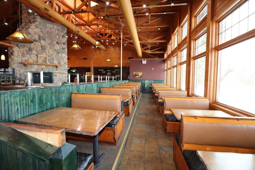 More Photos Of 30580 Hwy 2, Ashland General Retail For Lease