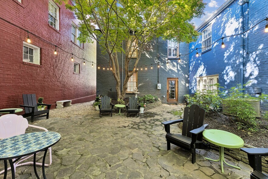 More Photos Of 63 Main St, Warrenton Office For Sale