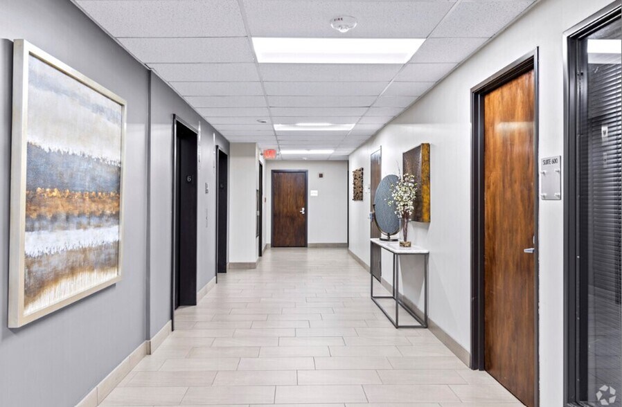 More Photos Of 2601 Scott Ave, Fort Worth Office For Lease