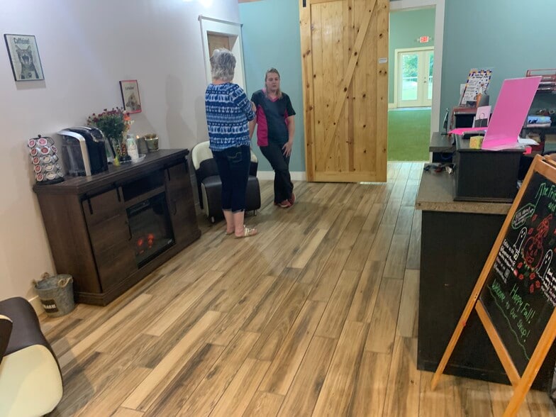 More Photos Of 421 Ermine Rd, West Columbia Warehouse For Sale