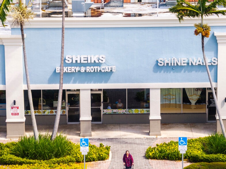 More Photos Of 130 N University Dr, Pembroke Pines Unknown For Lease