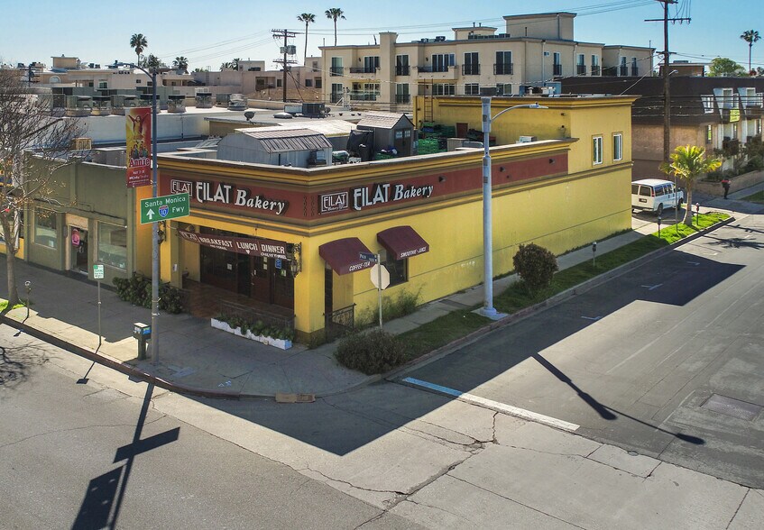 Primary Photo Of 9060 W Pico Blvd, Los Angeles Restaurant For Lease