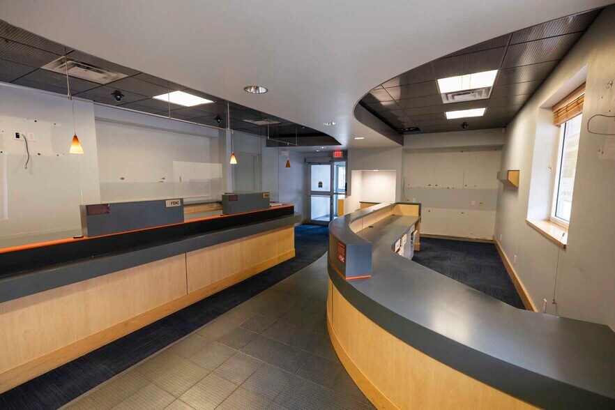 More Photos Of 602 E Green St, Champaign Storefront Retail Office For Lease