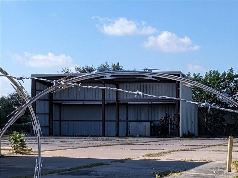 More Photos Of 908 Cecilia St, Alice Warehouse For Lease