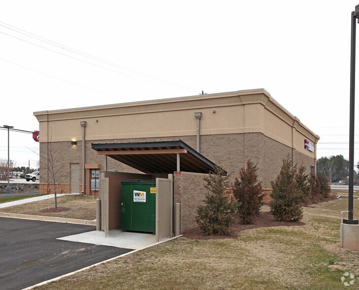 More Photos Of 865 Thornton Rd, Lithia Springs Freestanding For Lease