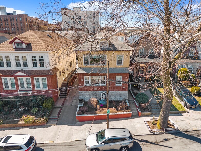 More Photos Of 1807 Willow Ln, Bronx Apartments For Sale