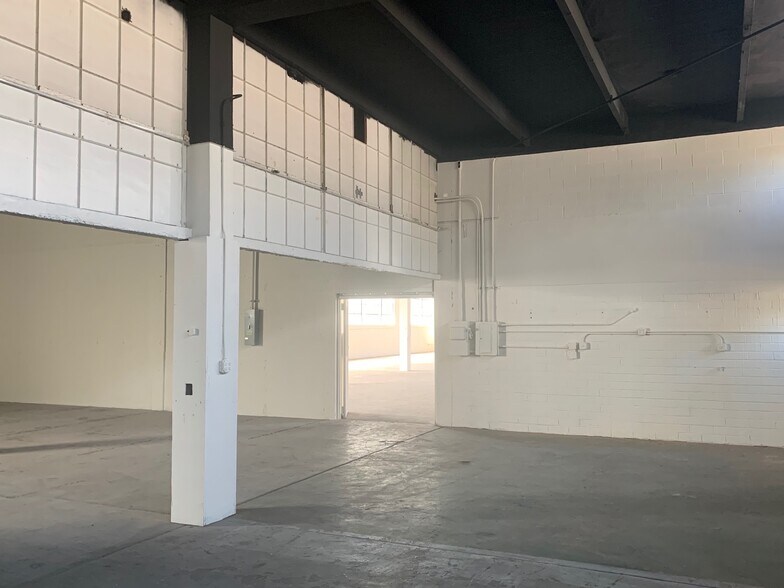 More Photos Of 860 W 44th St, Norfolk Warehouse For Lease