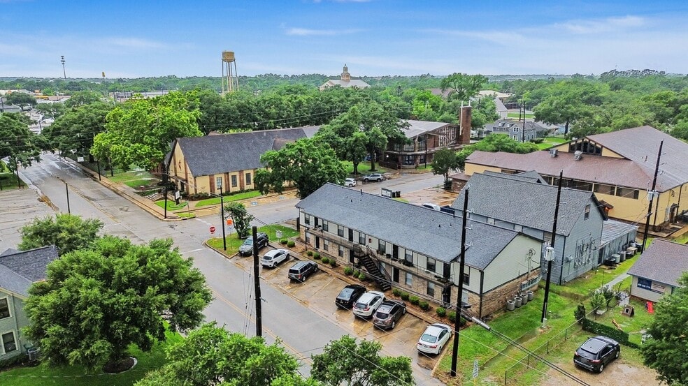 More Photos Of 1205 Avenue A, Katy Apartments For Sale