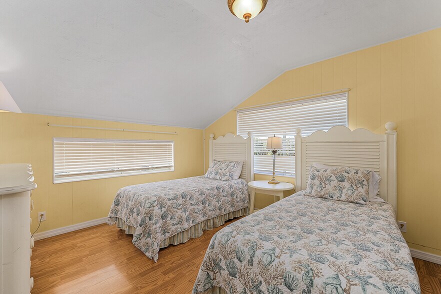 More Photos Of 610 Donax St, Sanibel Apartments For Sale