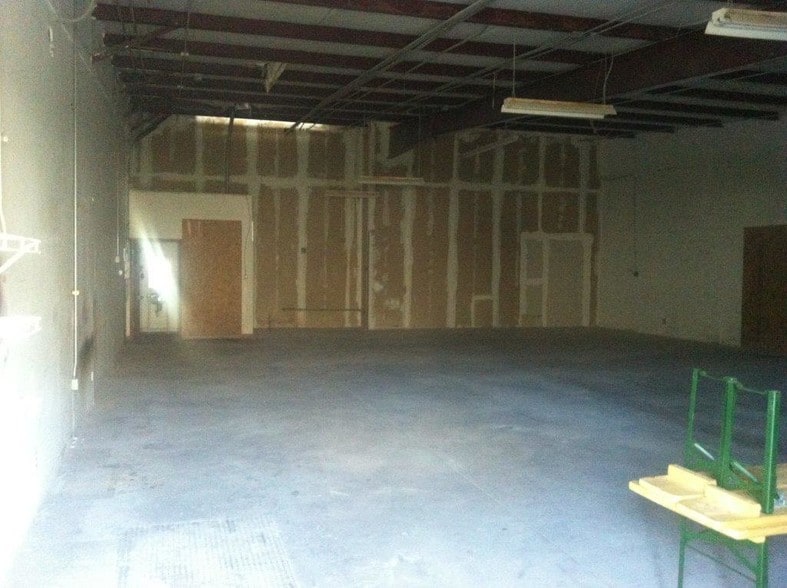 More Photos Of 360 Stan Dr, Melbourne Warehouse For Lease