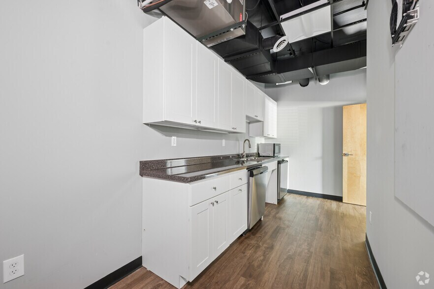 More Photos Of 300 N 5th St, Lafayette Apartments For Lease