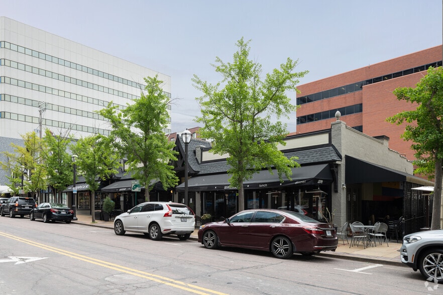 More Photos Of 12-16 N Meramec Ave, Clayton Storefront Retail Office For Lease