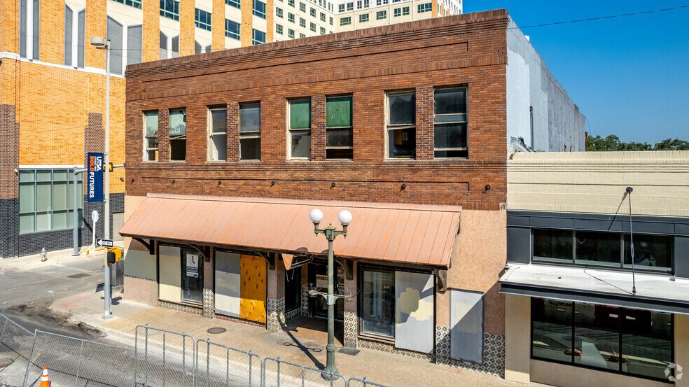 More Photos Of 345 W Commerce St, San Antonio Storefront Retail Office For Sale