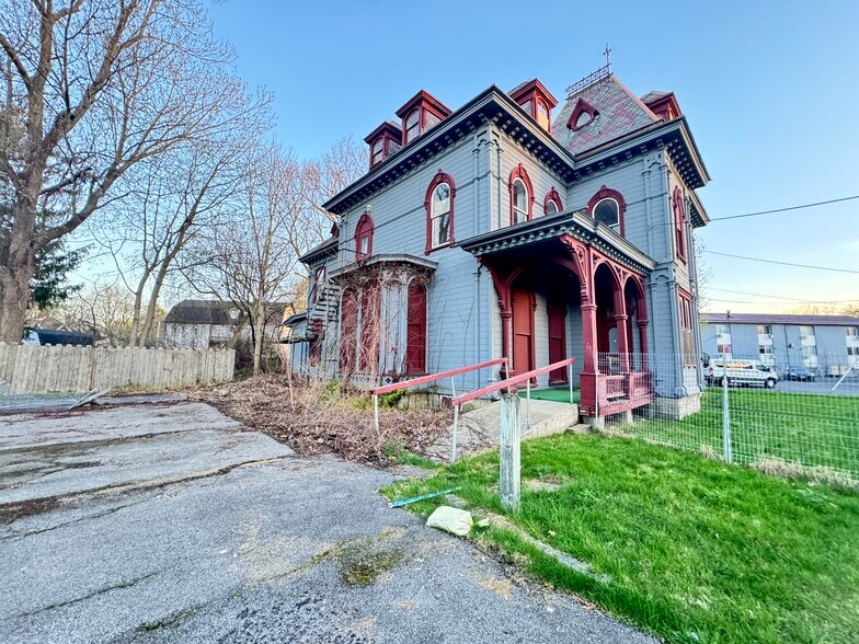 More Photos Of 523 W Onondaga St, Syracuse Religious Facility For Sale