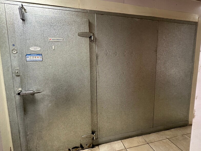 More Photos Of 733 N Mountain Ave, Upland Restaurant For Lease